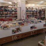 Librăria Humanitas De La Cişmigiu În interior