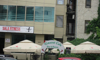 Time Out Cafe Extérieur