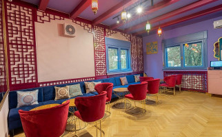 Ganesha Caffe Primaverii inside