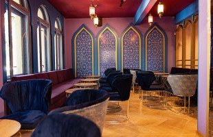 Ganesha Caffe Primaverii inside