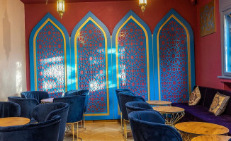 Ganesha Caffe Primaverii inside