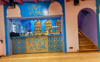 Ganesha Caffe Primaverii outside