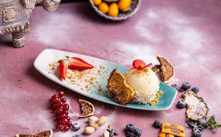 Ganesha Caffe Primaverii food