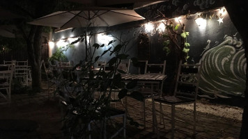 Moudy's Kitchen À l'intérieur