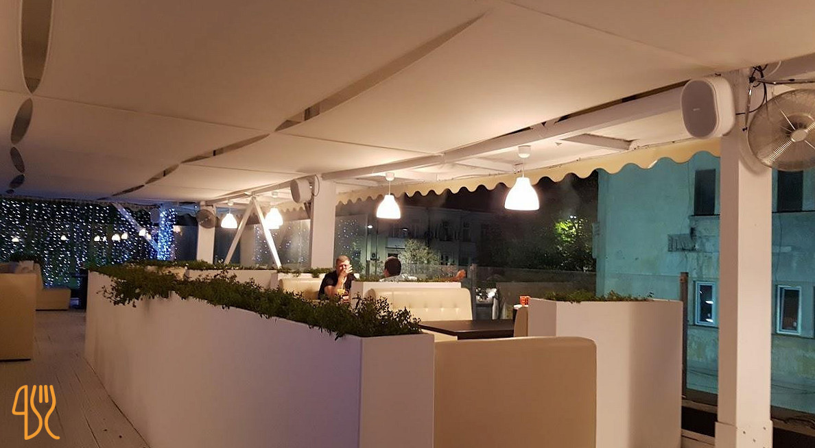 Sushi Terra În interior