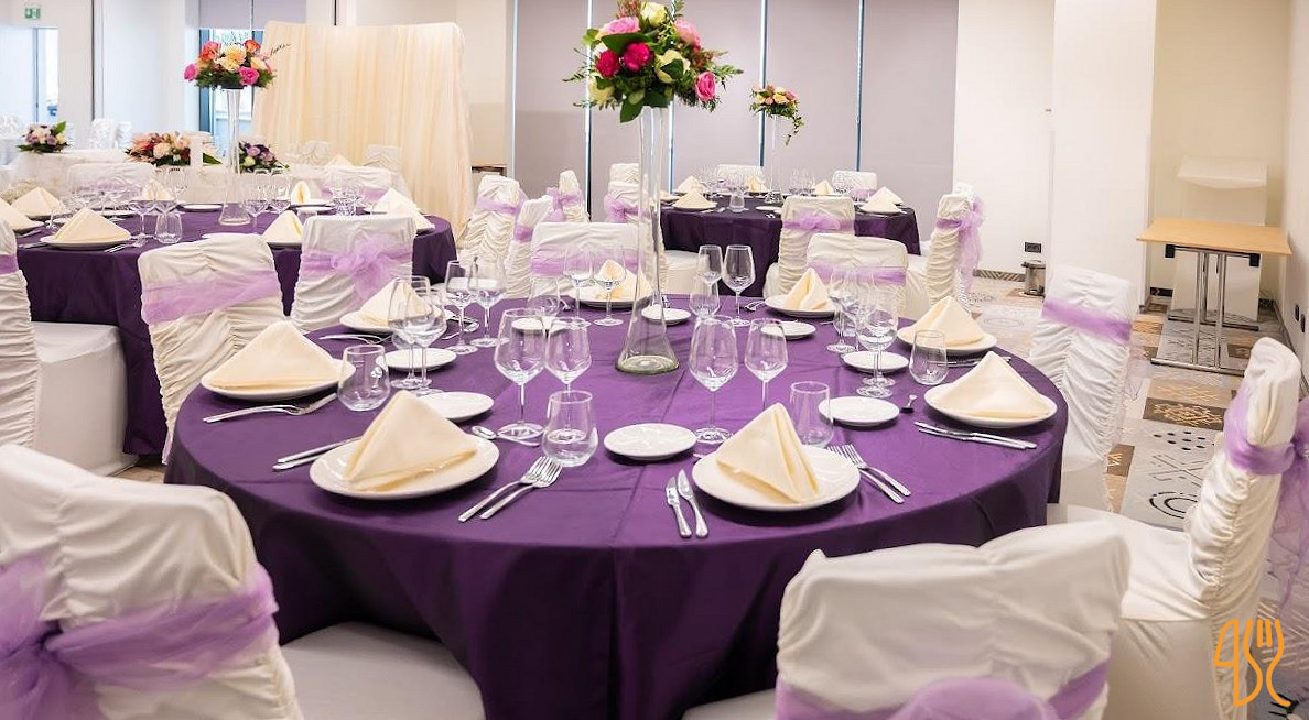 Hanu De Pe Stirbei À l'intérieur