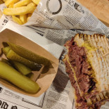 In House Pastrami More Dorobanți Mâncare