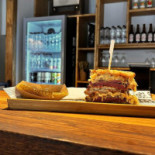 In House Pastrami More Dorobanți În interior