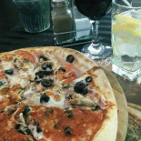 Gili Pizza Nourriture