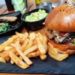 Burgeri Si Oase Mâncare