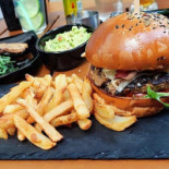 Burgeri Si Oase Mâncare