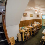 Mad Chef Cafe Bistro În interior