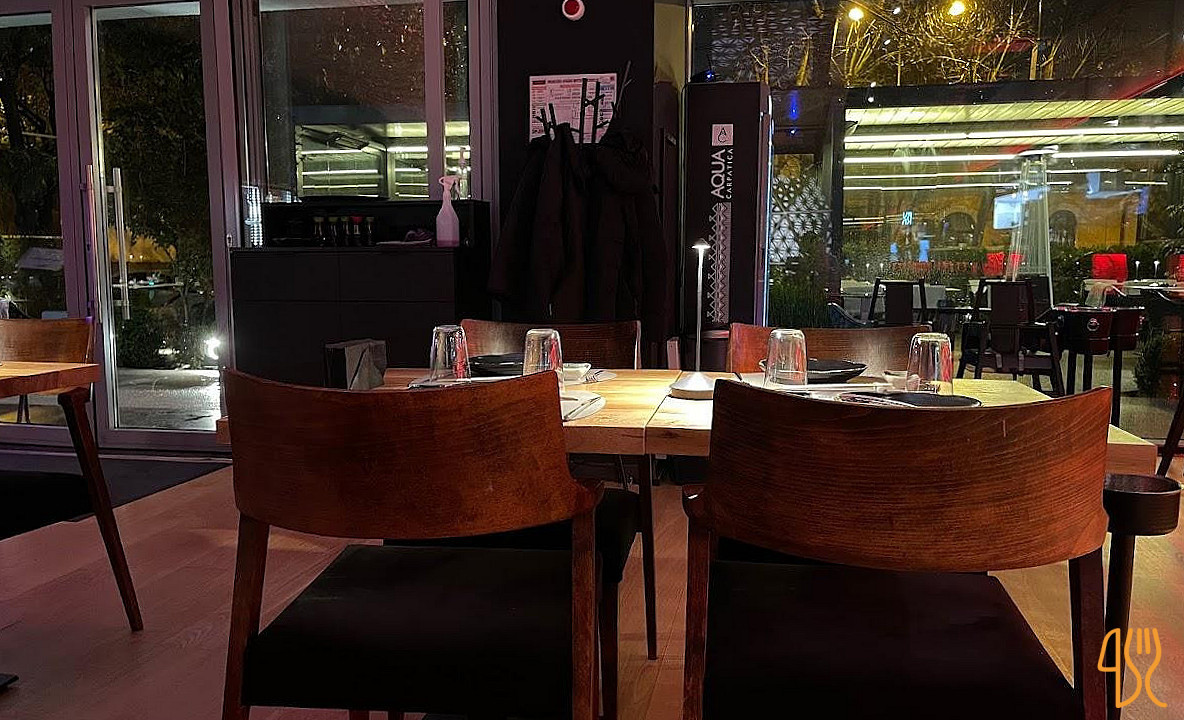 Ruka Izakaya În interior