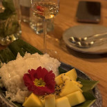 Komodo Lounge Mâncare