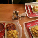 La Împinge Tava Cibo