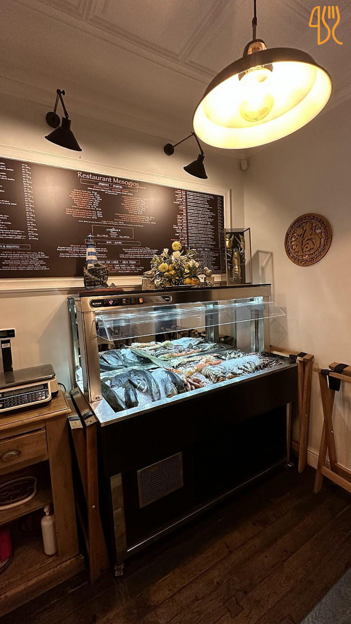 Mesogios Seafood Primaverii În interior