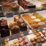 Bakings Sweets And Coffee Mâncare