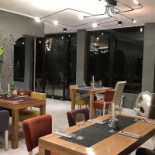 Jona În interior