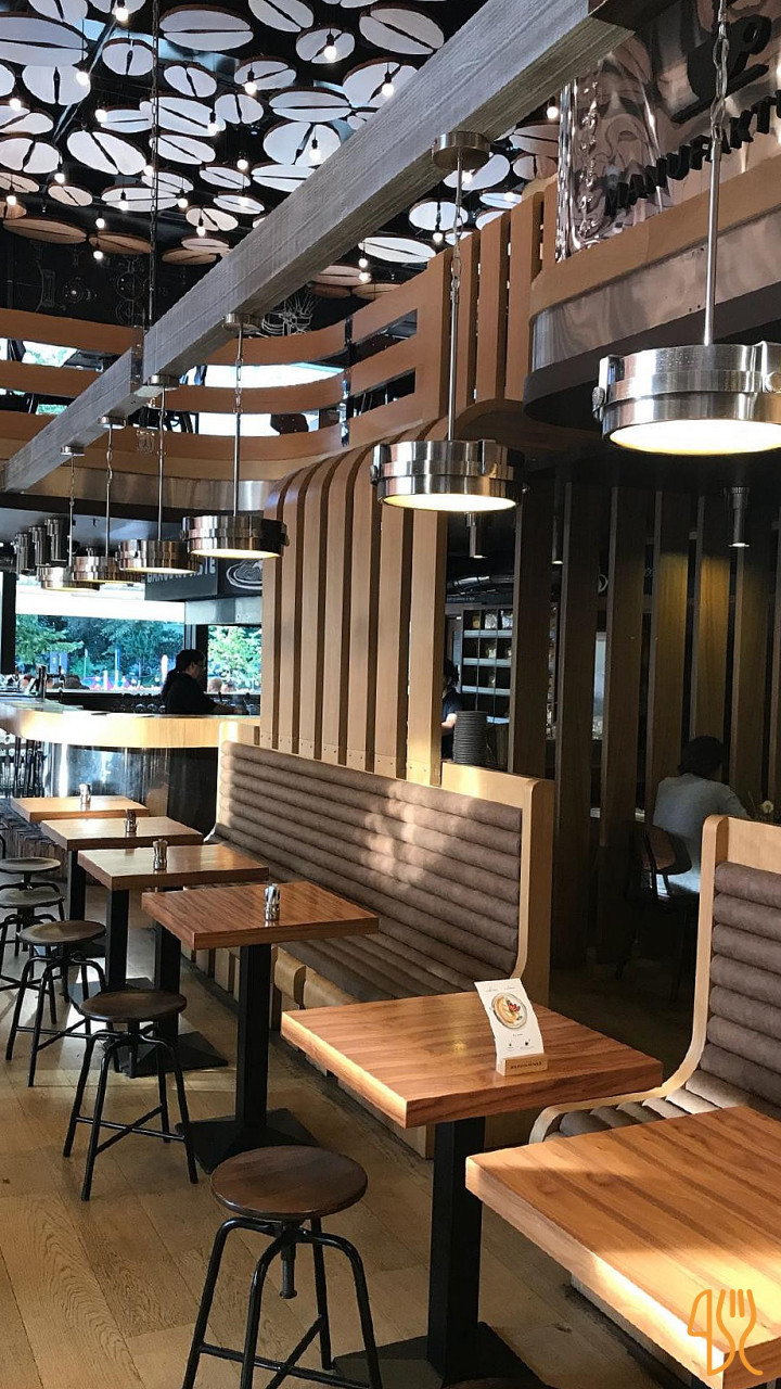 Manufaktura Mega Mall În interior