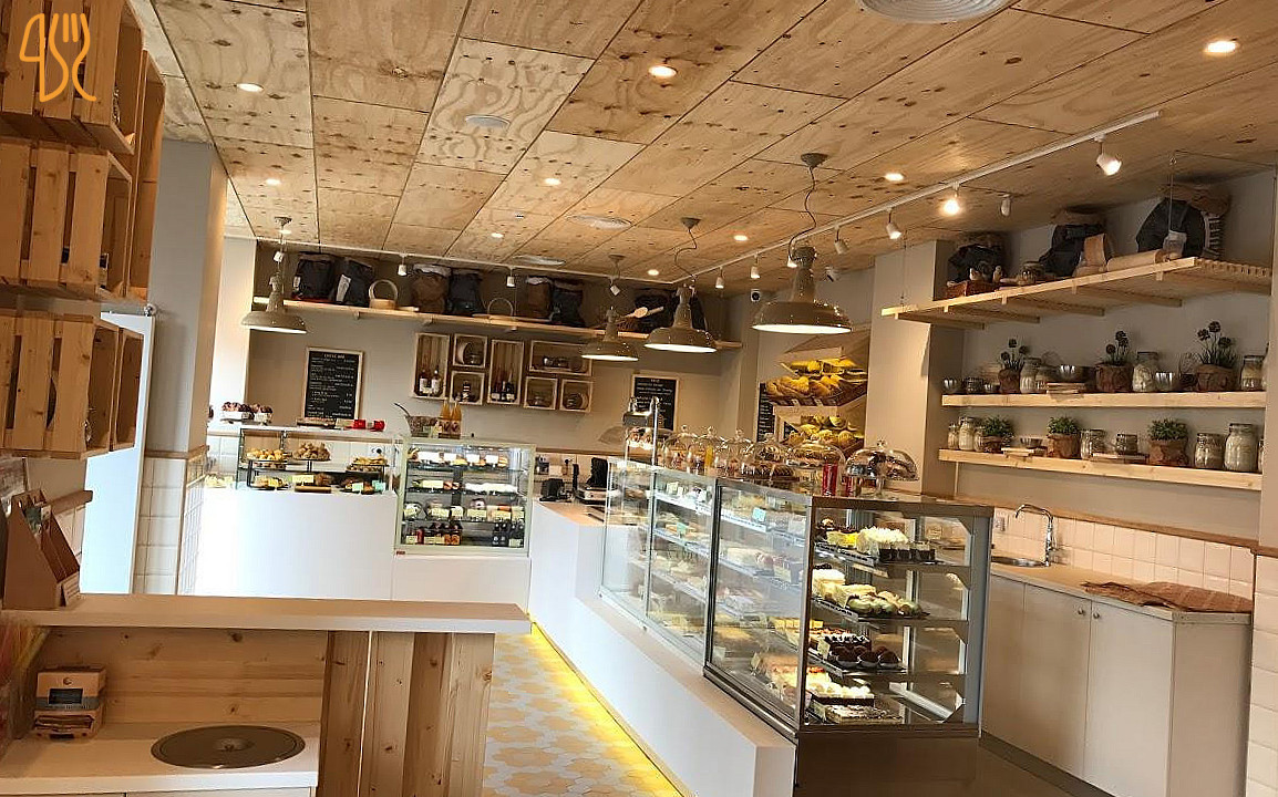 Ana Pan Traian În interior