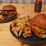 The Burgers By Paul Vrabie Mâncare