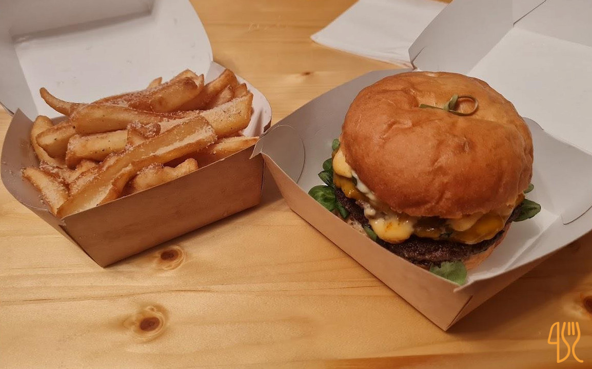 The Burgers By Paul Vrabie Mâncare