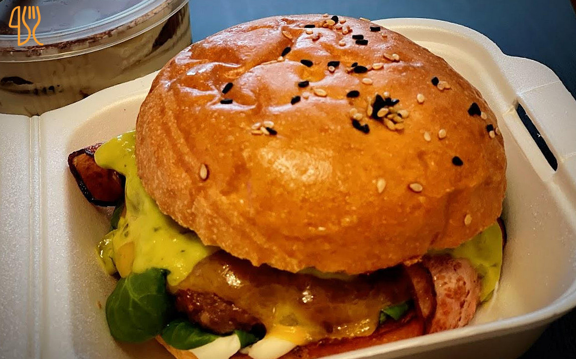 The Burgers By Paul Vrabie Mâncare
