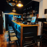 Panik & Pub În interior