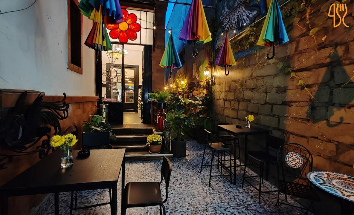 Panik & Pub Exterior