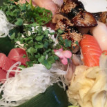 Yoshi Sushi and Teppanyaki Mâncare