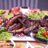 Nido Kitchen Wine Comida