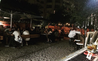 Pe baricade Exterior