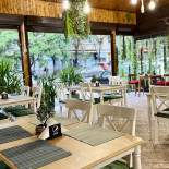 Aya Garden Sector 4 Dentro