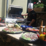 Sare Si Piper Exterior