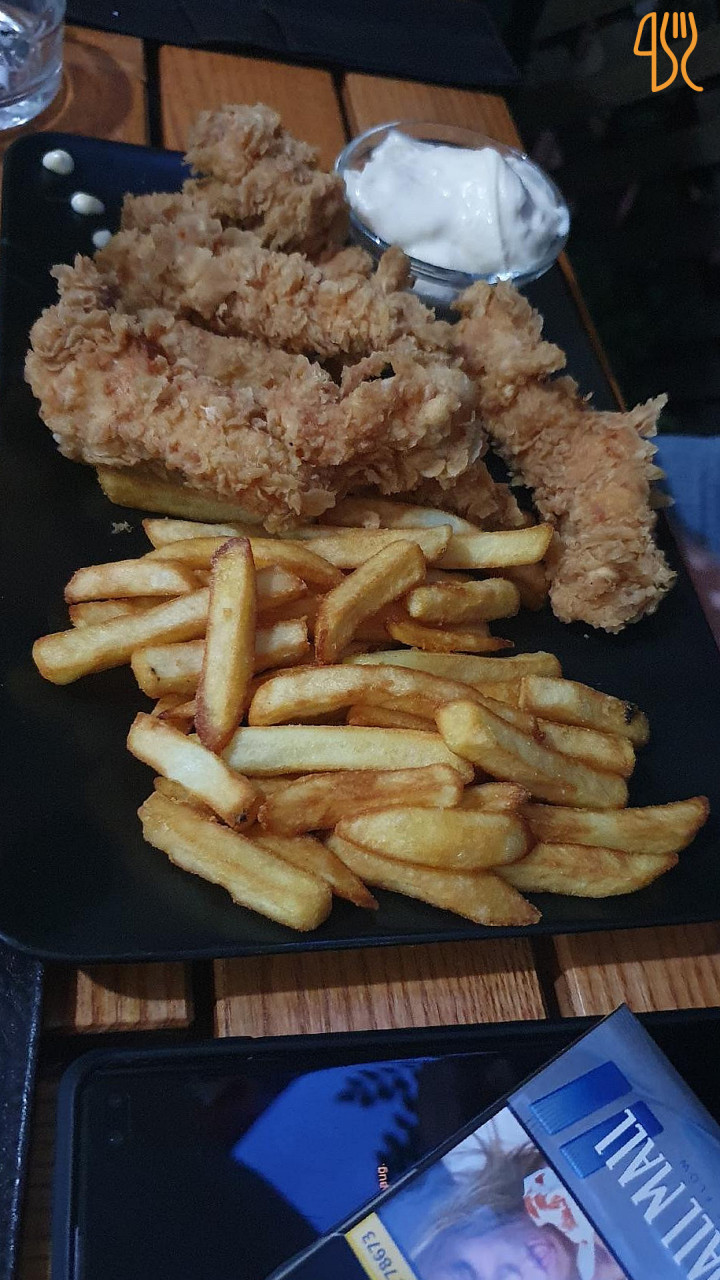 Coltu' Berarilor Comida