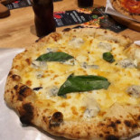 Tudi's Pizza Mâncare