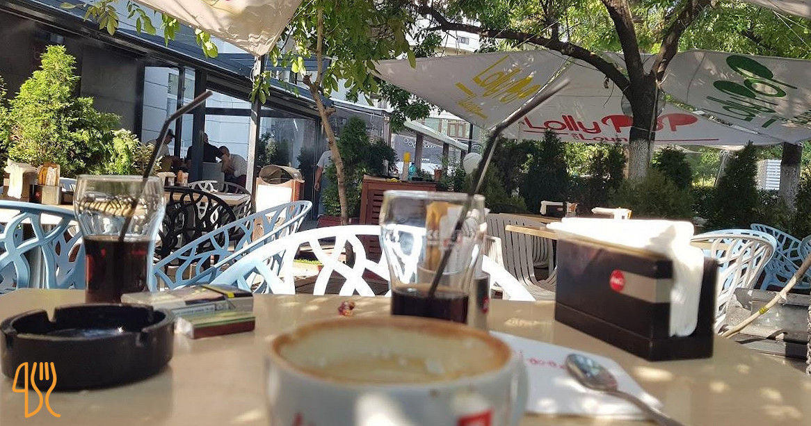 Lolly Pop Lounge Café Exterior