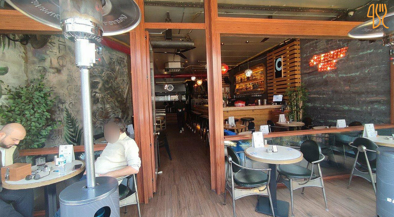 Lolly Pop Lounge Café Exterior