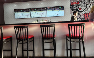 Enzo Ristorante e Caffe À l'intérieur