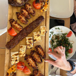 Merkana Grill Kebab Mâncare
