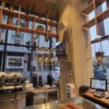 Ruby Coffee Nuts Chocolate În interior
