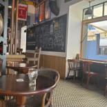 Extra Time Pub În interior