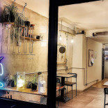 Time Out Cafe Dentro