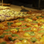 Latin Pizza Mâncare