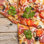 Pizzeria La Fetta D’oro Mâncare