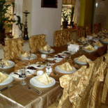 Golden Falcon În interior