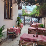 Maccheroni Bistro Exterior