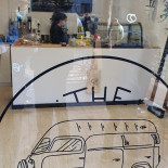 The Bus Specialty Coffee În interior