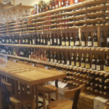 Vino Wines And More În interior