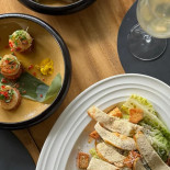 Élephante Bucharest Comida